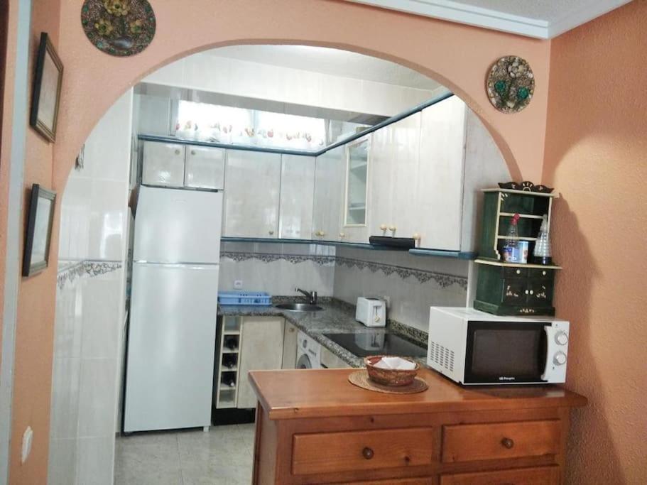 Apto Con Terraza Y 2 Dormitorios. 600 Megas Wifi. Santa Pola Eksteriør billede